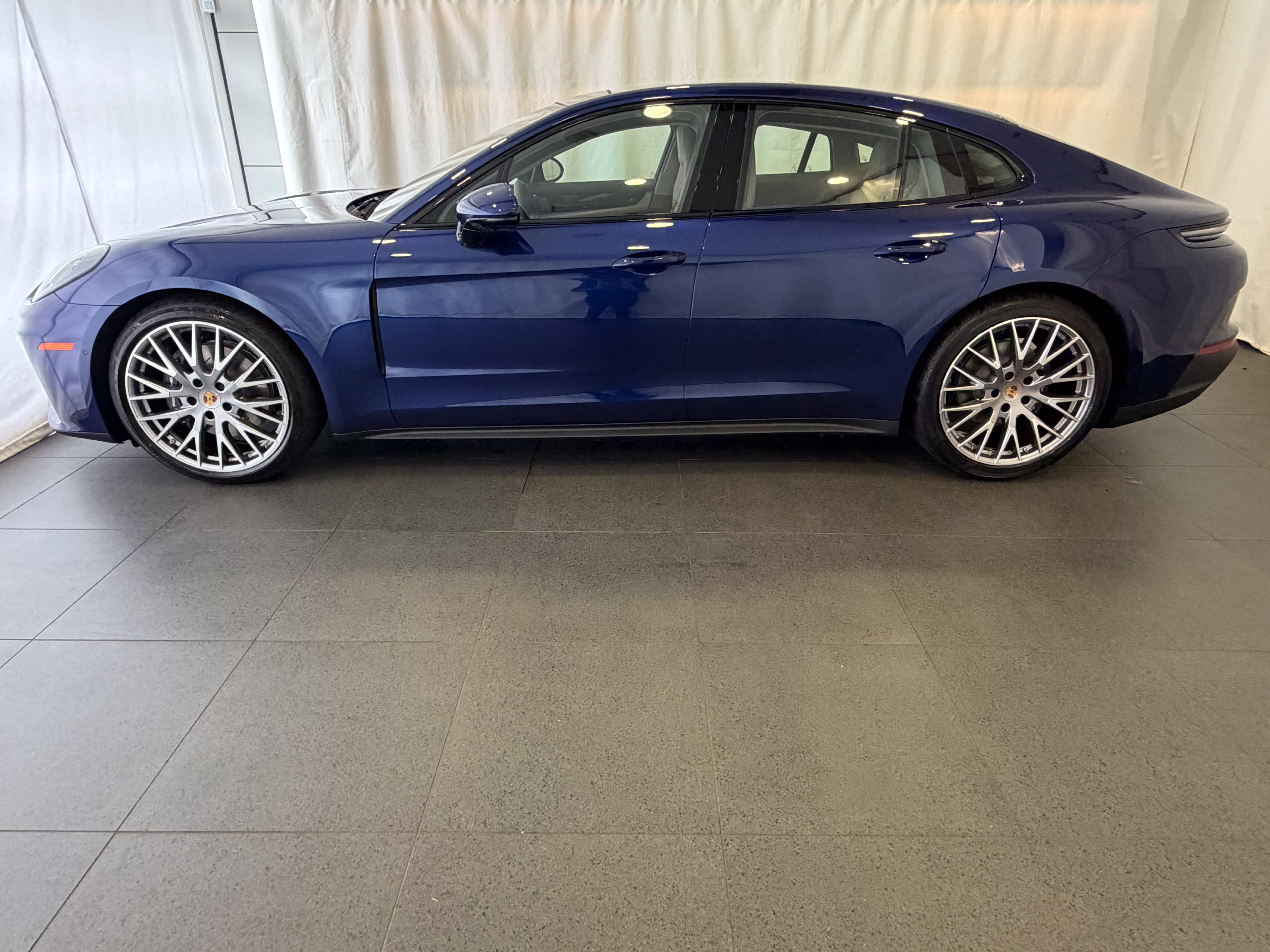 New 2026 Porsche Panamera 4 AWD/4WD image 2