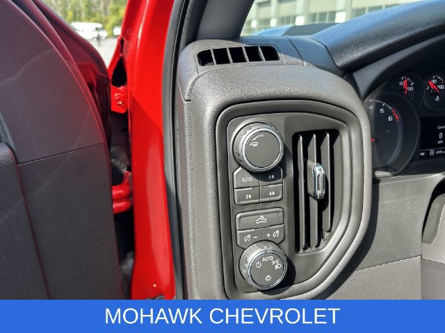 Used 2026 Chevrolet Silverado 1500 Custom Trail Boss AWD/4WD image 10
