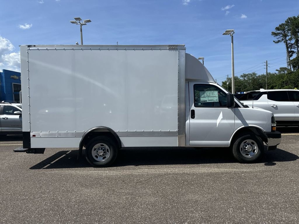 New 2025 Chevrolet Express 3500 w/ Power Convenience Package image 17