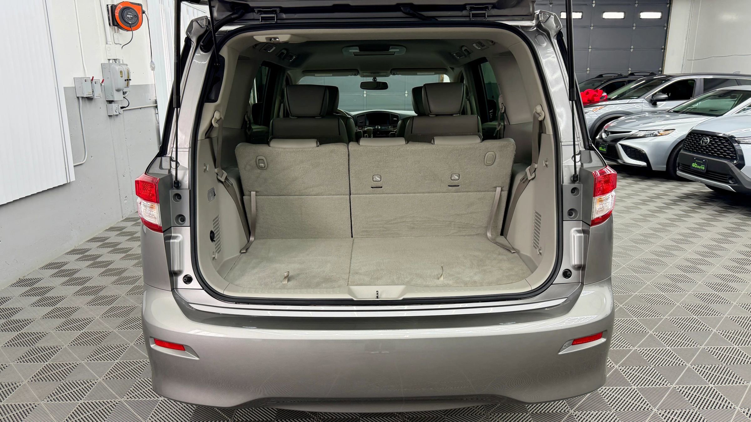 Used 2013 Nissan Quest SL w/ Value Cargo Pkg image 12