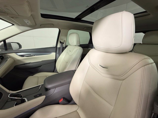 Used 2019 Cadillac XT5 Luxury FWD image 6
