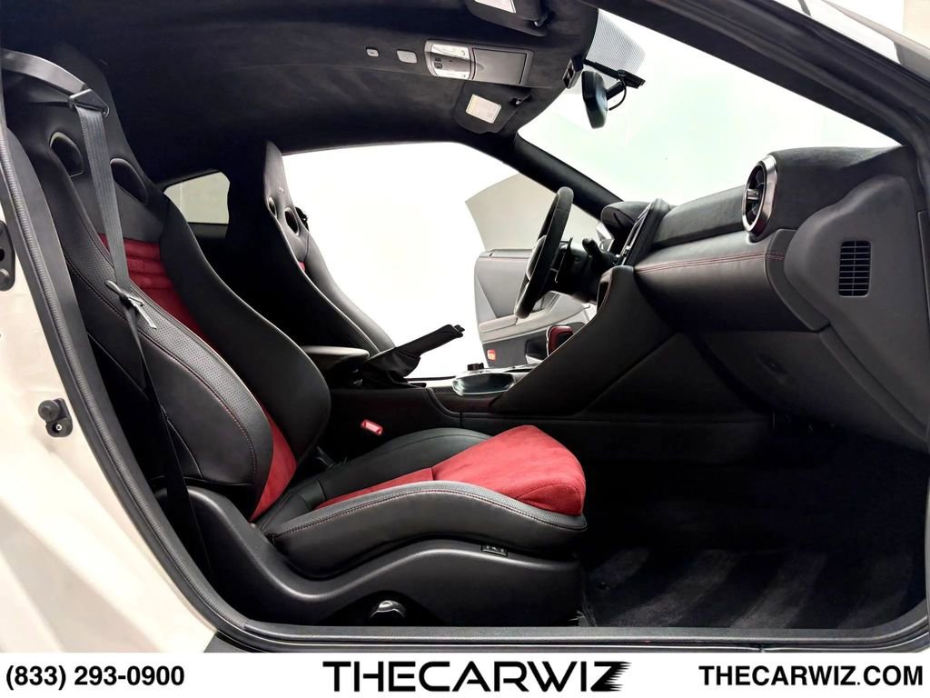 Used 2018 Nissan GT-R NISMO AWD/4WD image 90