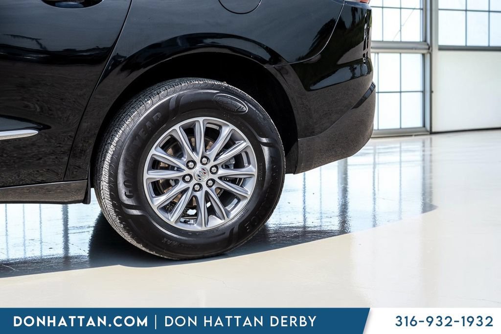 Used 2023 Buick Enclave Essence AWD/4WD image 38