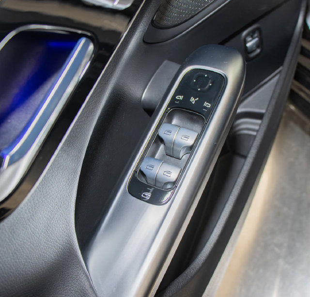 Certified 2025 Mercedes-Benz C 300 4MATIC Sedan image 14