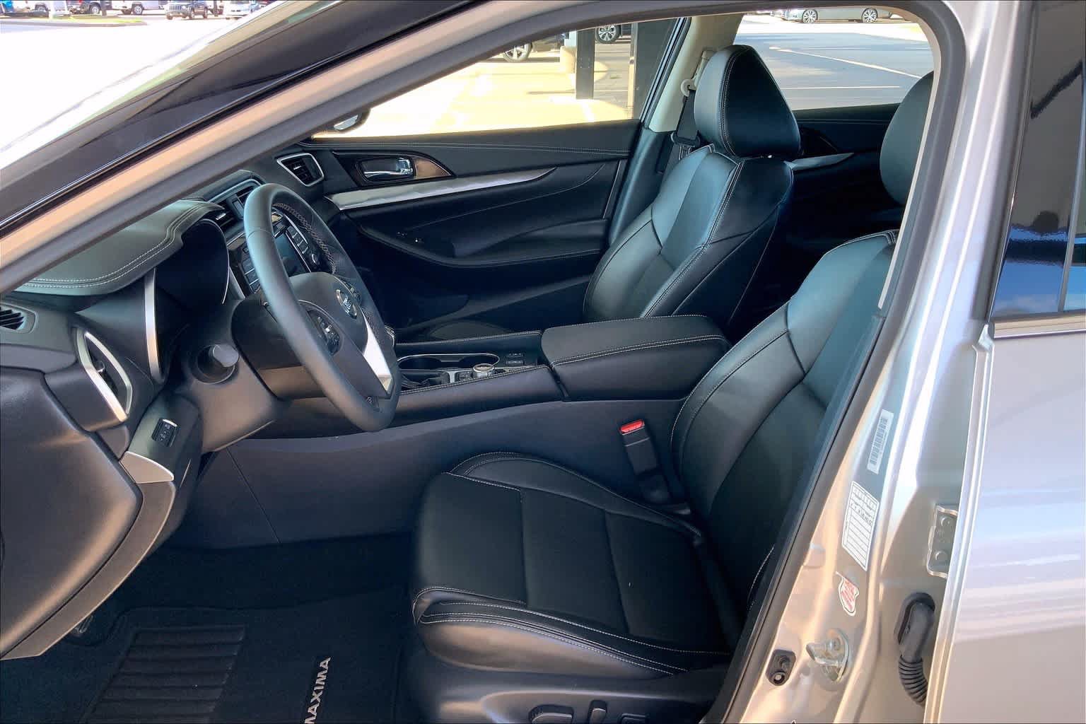 Used 2022 Nissan Maxima SV w/ Floor Mat Group FWD image 7