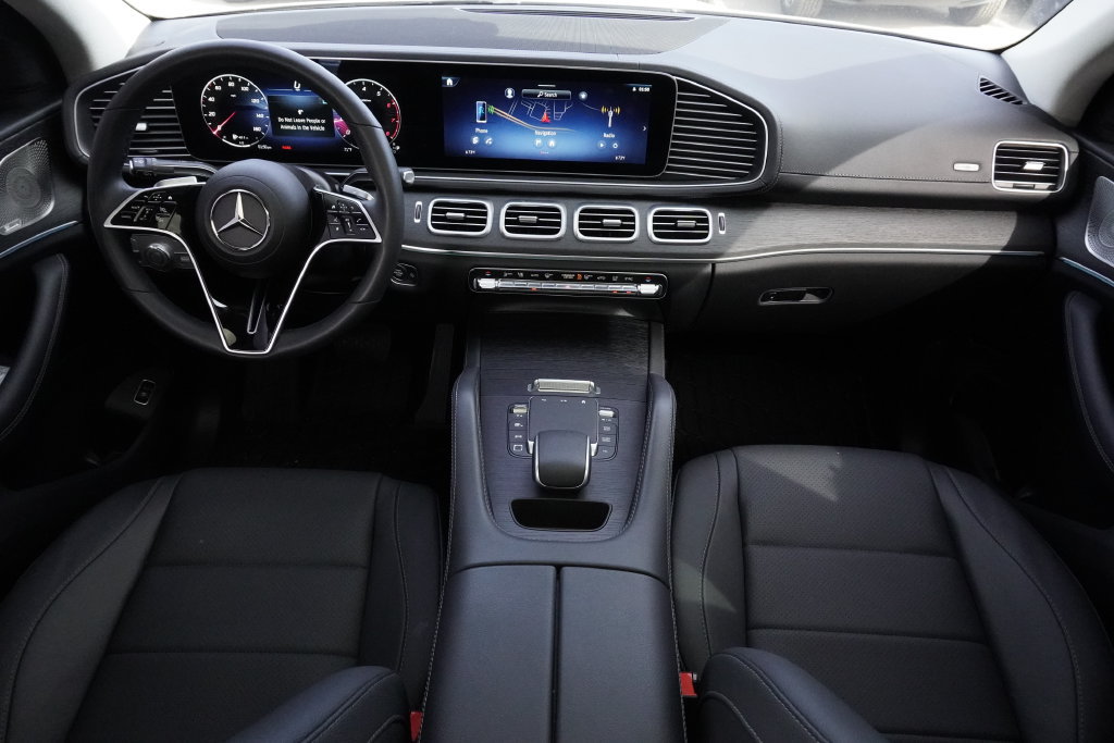 Used 2025 Mercedes-Benz GLE 450 4MATIC Coupe image 9