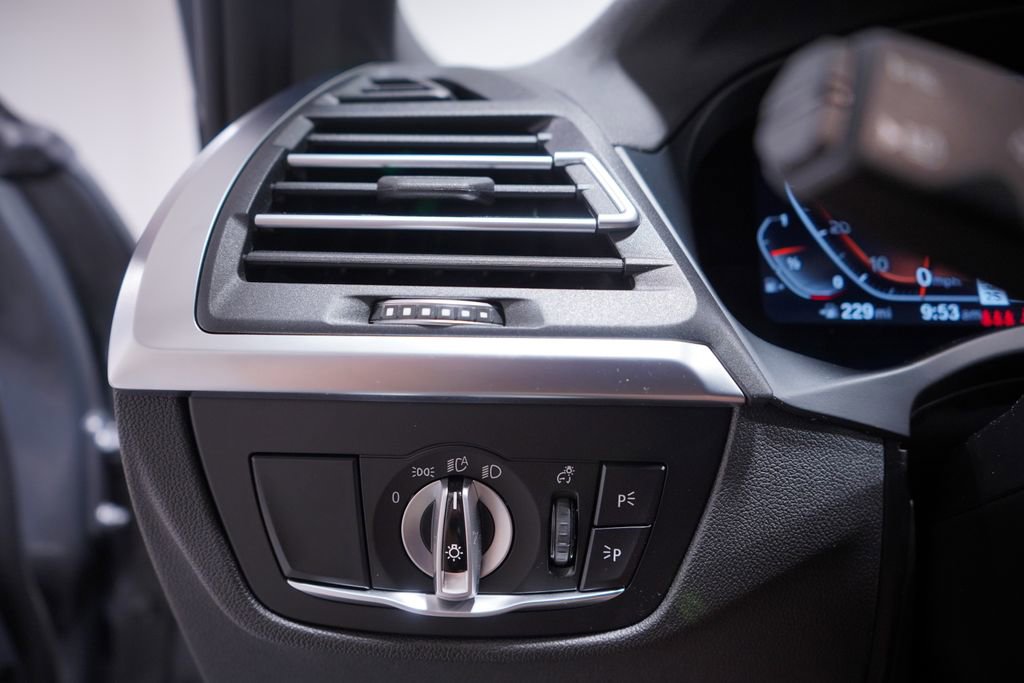 Used 2024 BMW X3 sDrive30i w/ Convenience Package image 19