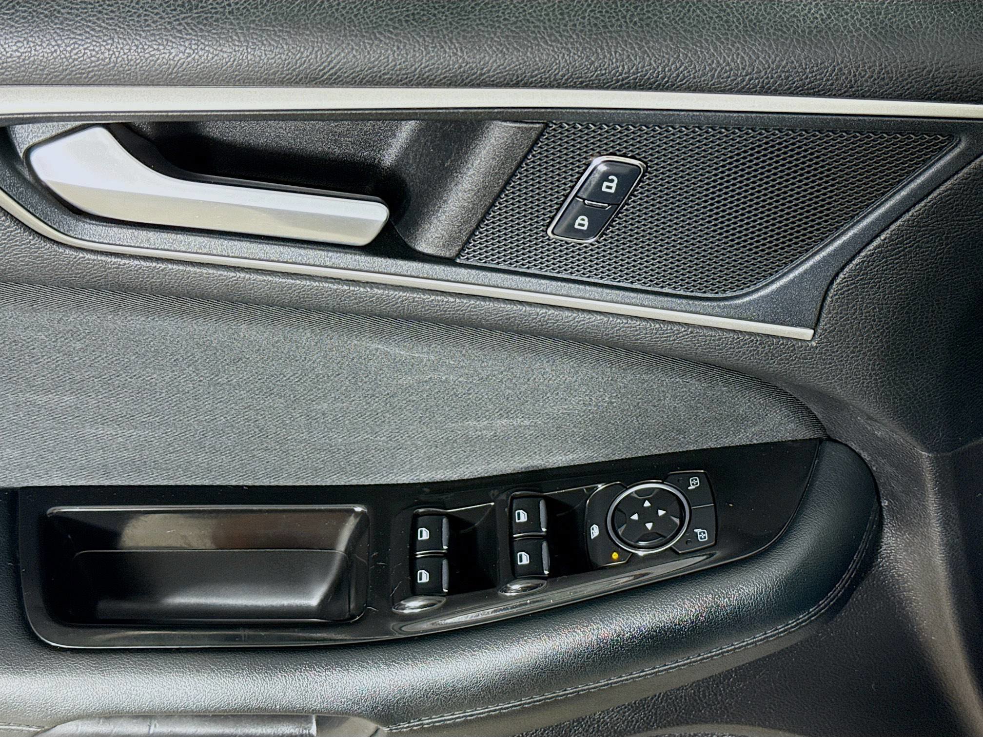 Used 2017 Ford Edge SEL image 20