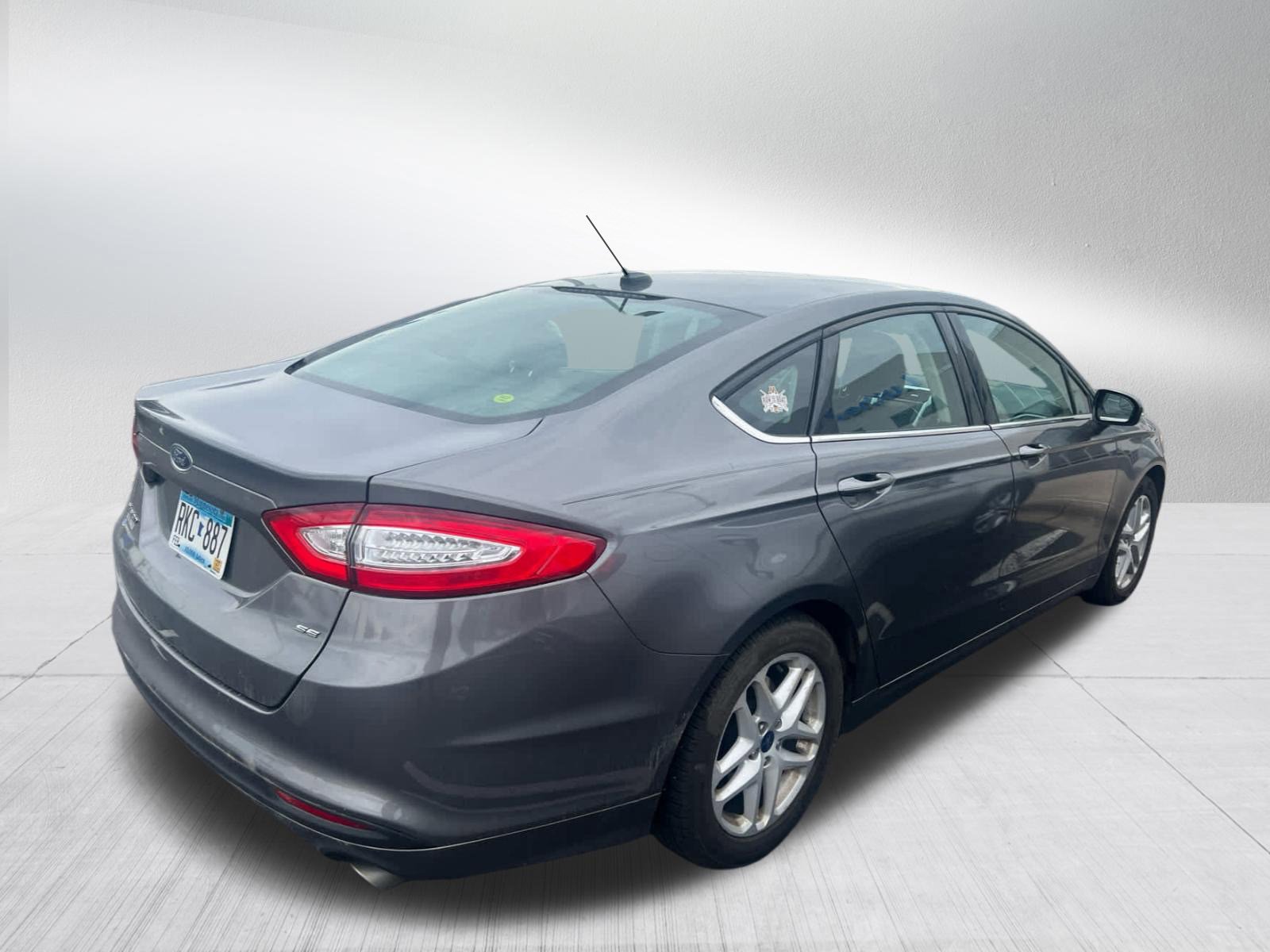 Used 2014 Ford Fusion SE FWD image 6