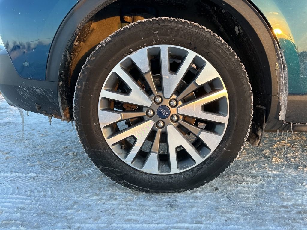 Used 2020 Ford Escape Titanium image 7