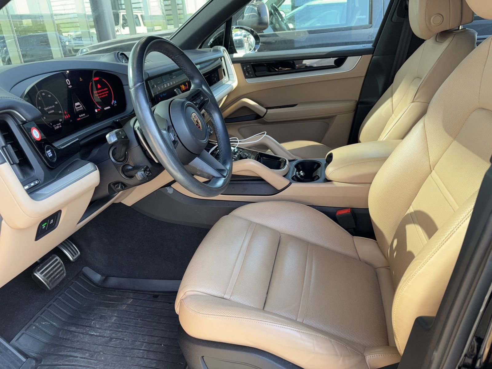 Used 2024 Porsche Cayenne S image 9