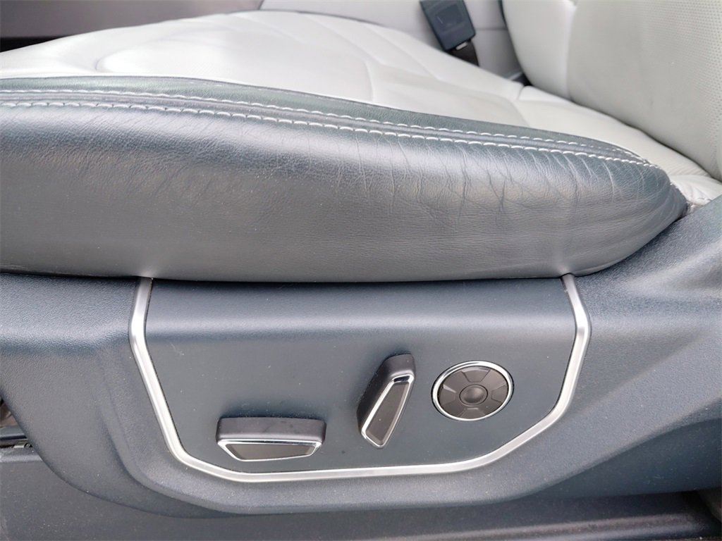 Used 2022 Ford F350 Limited image 28