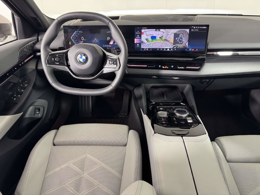 Used 2024 BMW 530i xDrive w/ Premium Package AWD/4WD image 5