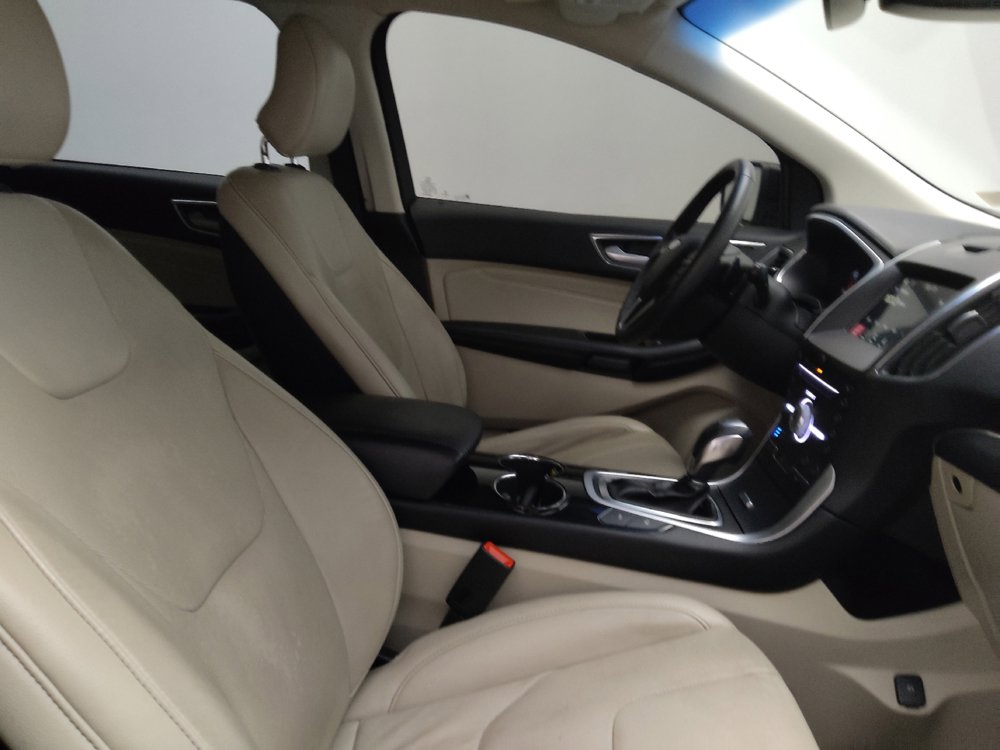 Used 2018 Ford Edge Titanium w/ Equipment Group 302A FWD image 21