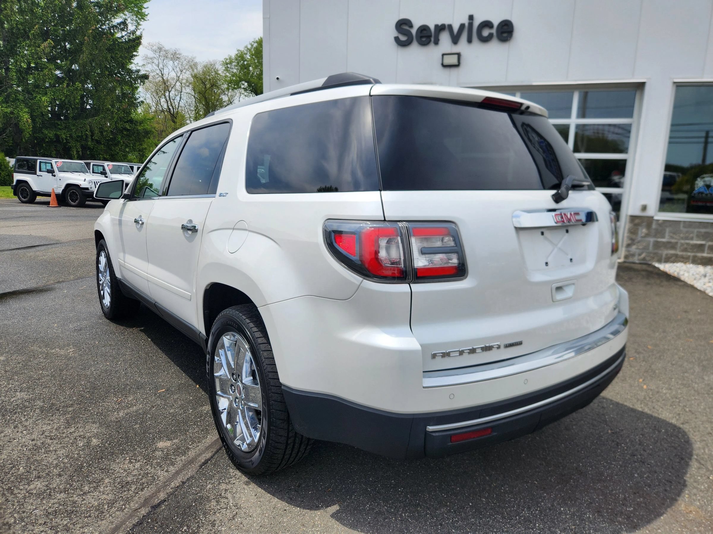 Used 2017 GMC Acadia Limited SLT AWD/4WD image 13