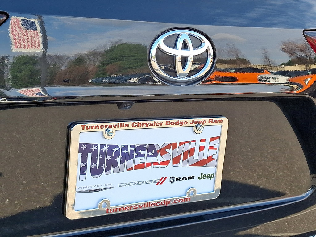 Used 2023 Toyota Highlander XLE image 17