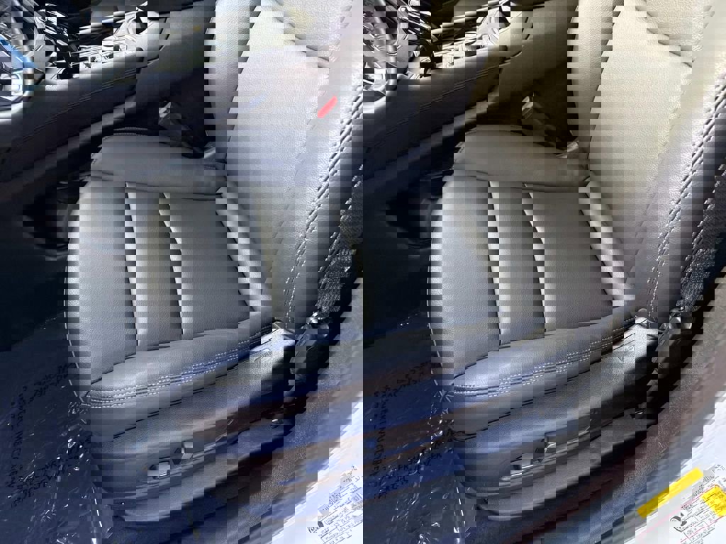 New 2025 Cadillac XT6 Luxury image 15