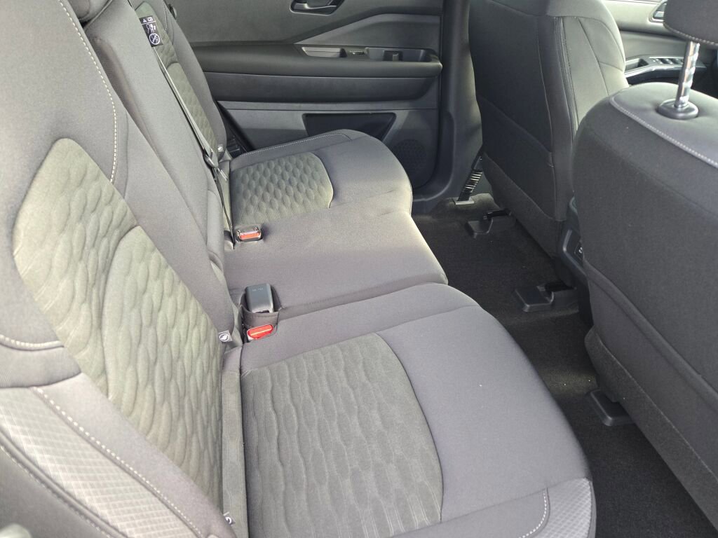 New 2026 Nissan Pathfinder SV image 10