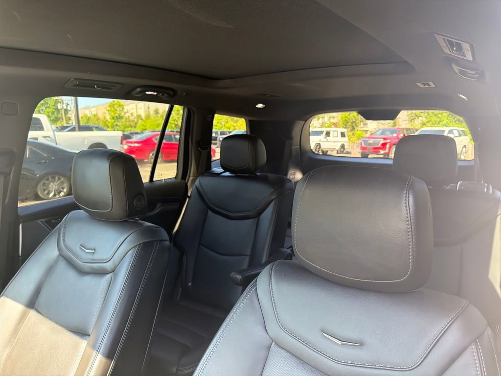 Certified 2024 Cadillac XT6 Premium Luxury w/ Technology Package AWD/4WD image 2