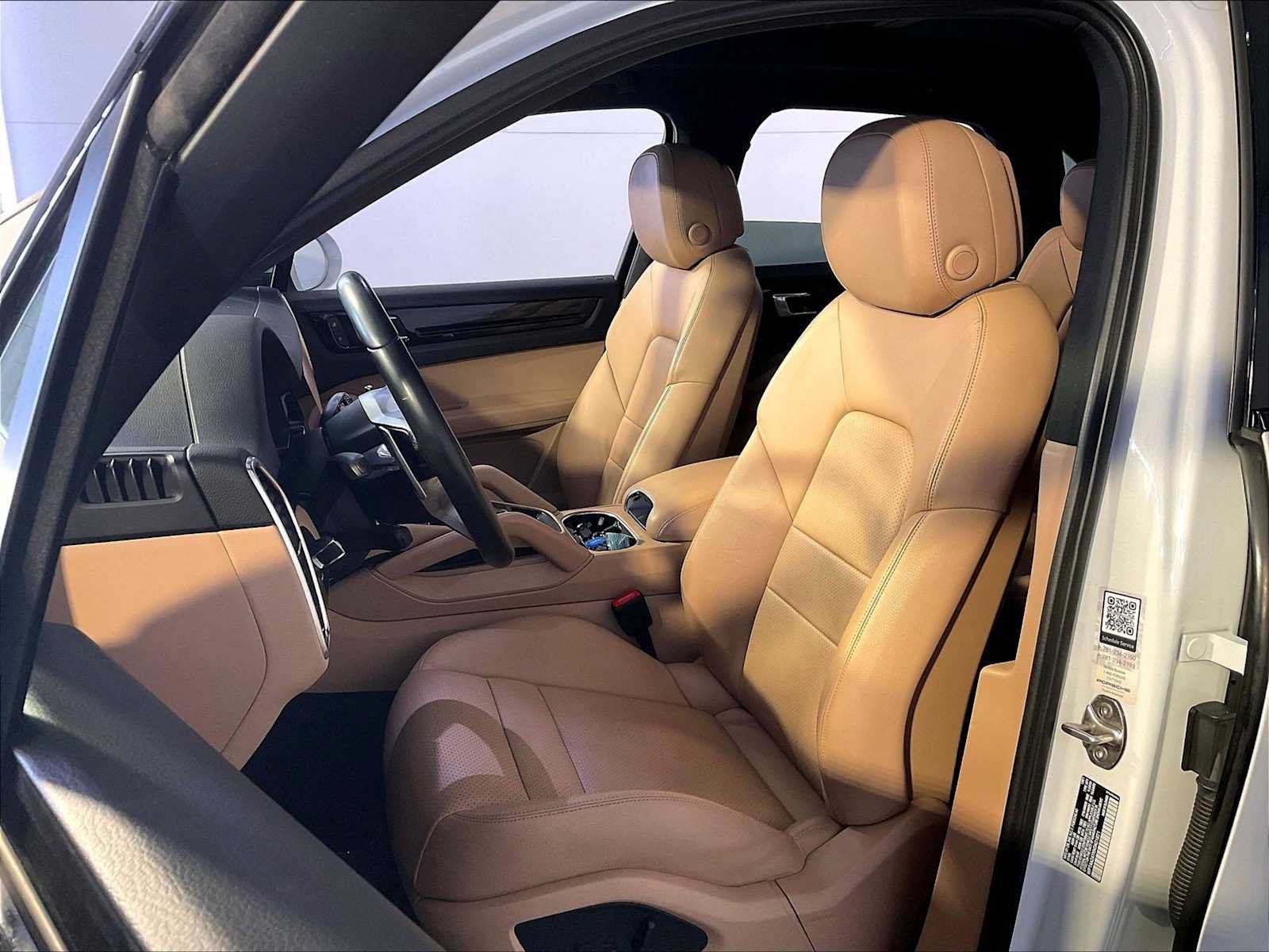 Certified 2022 Porsche Cayenne AWD/4WD image 5