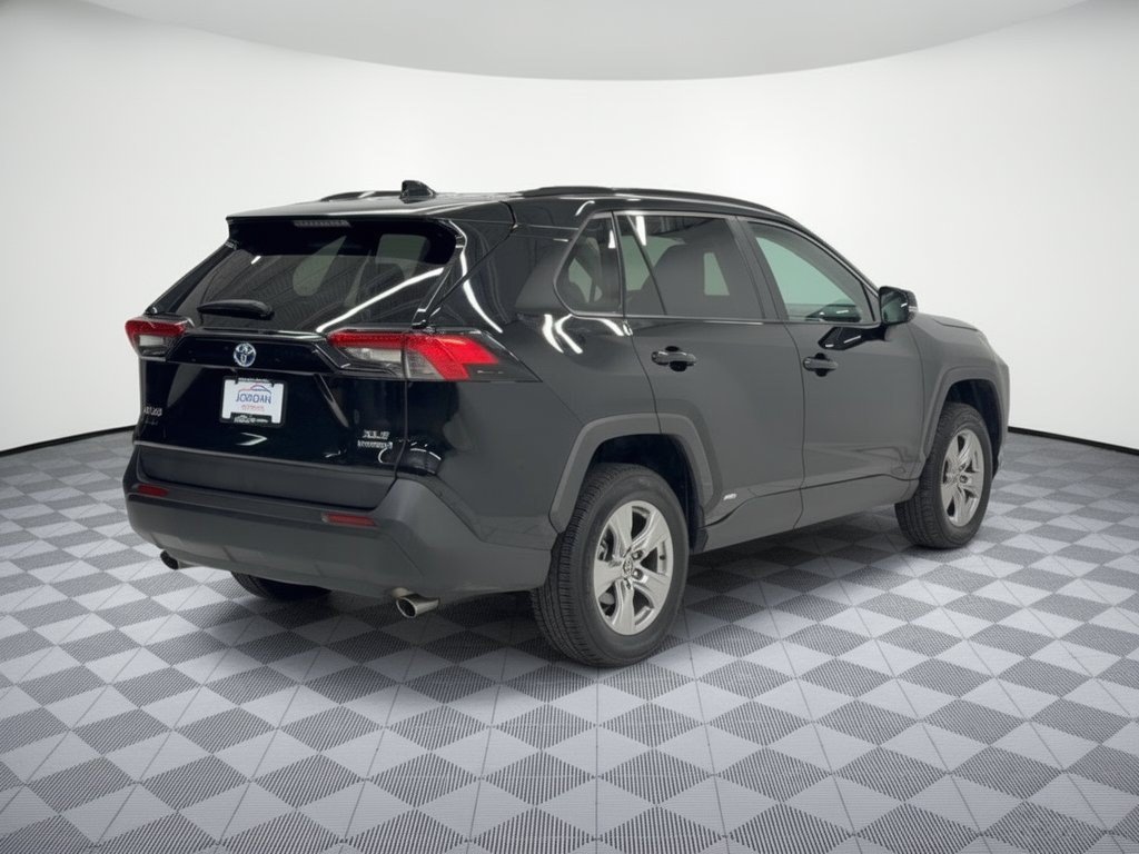 Used 2023 Toyota RAV4 XLE w/ Convenience Package AWD/4WD image 9