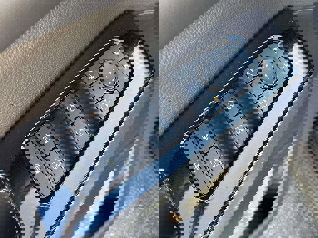 Used 2022 Nissan Pathfinder SL w/ Cargo Package image 16