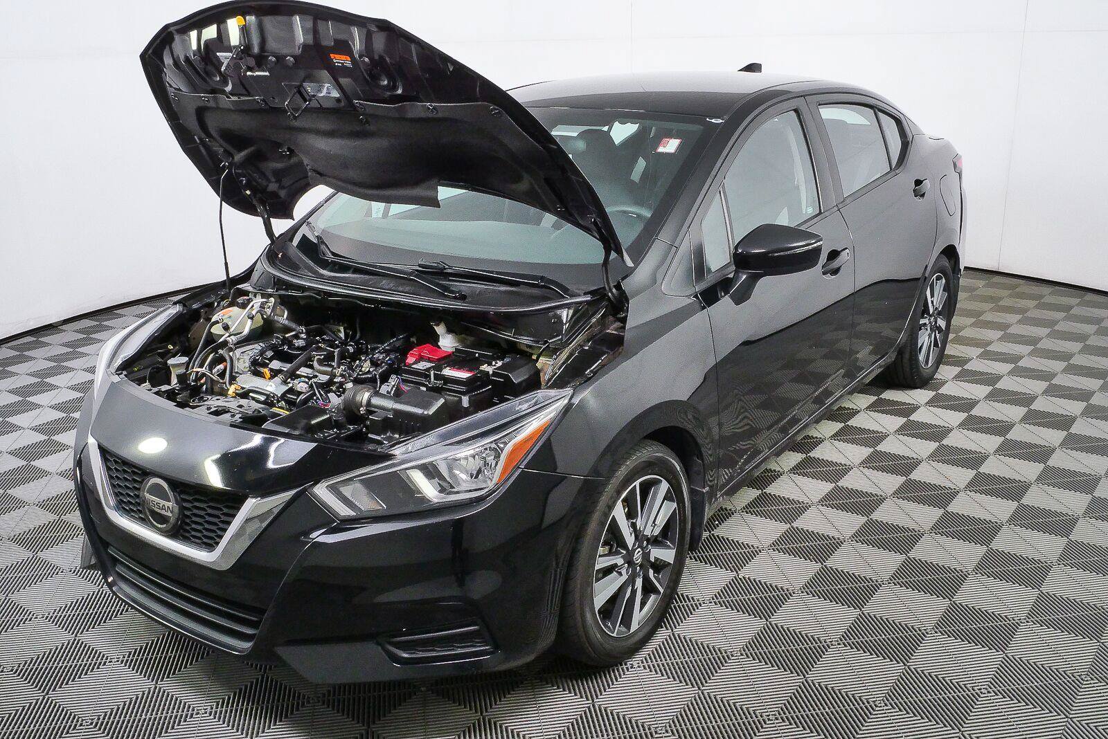 Used 2021 Nissan Versa SV FWD image 27