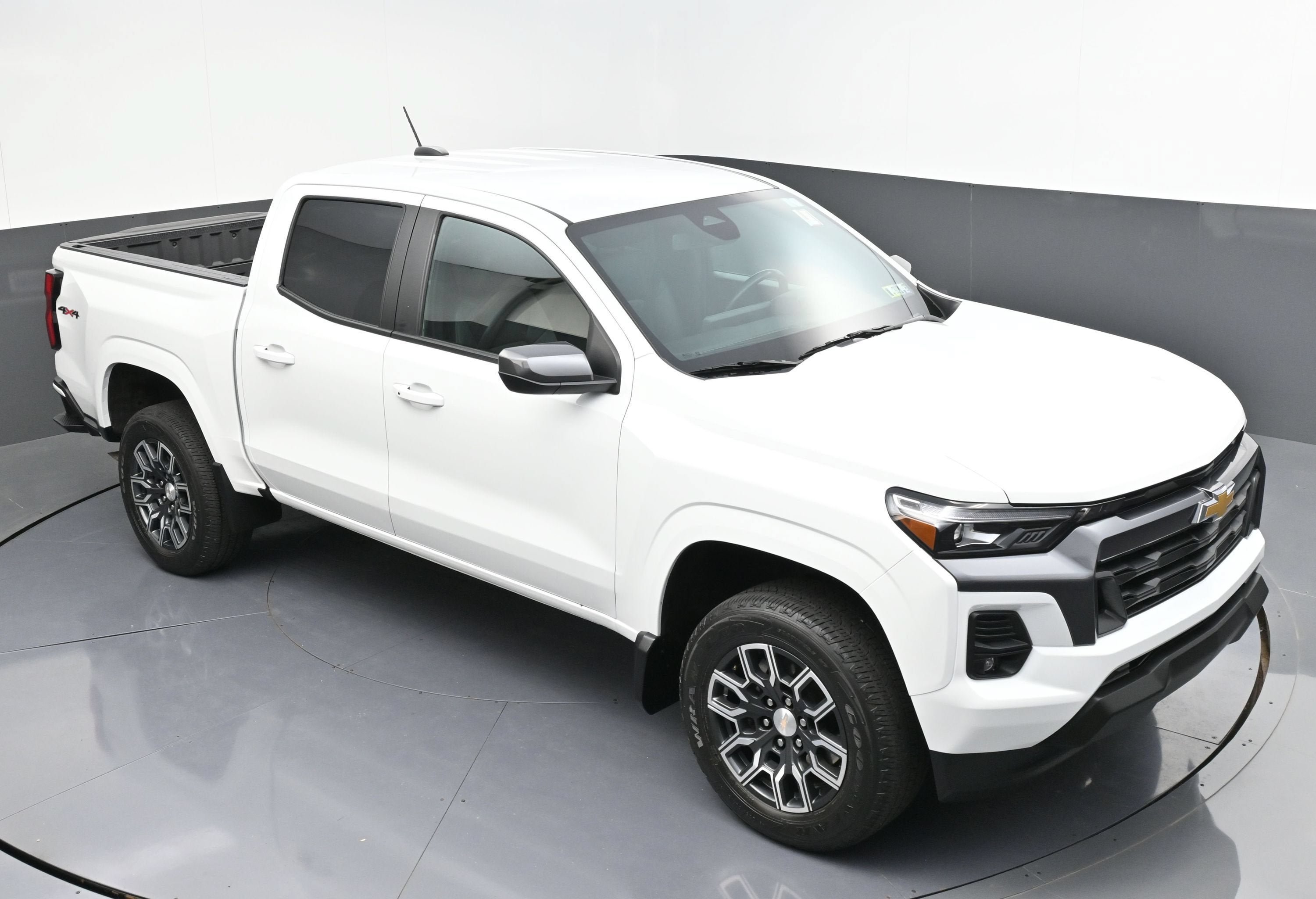 Used 2023 Chevrolet Colorado LT w/ LT Convenience Package III AWD/4WD image 45