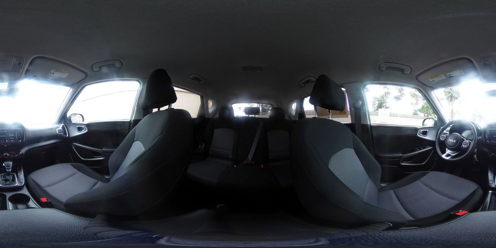 Used 2025 Kia Soul LX w/ LX Technology Package FWD image 40