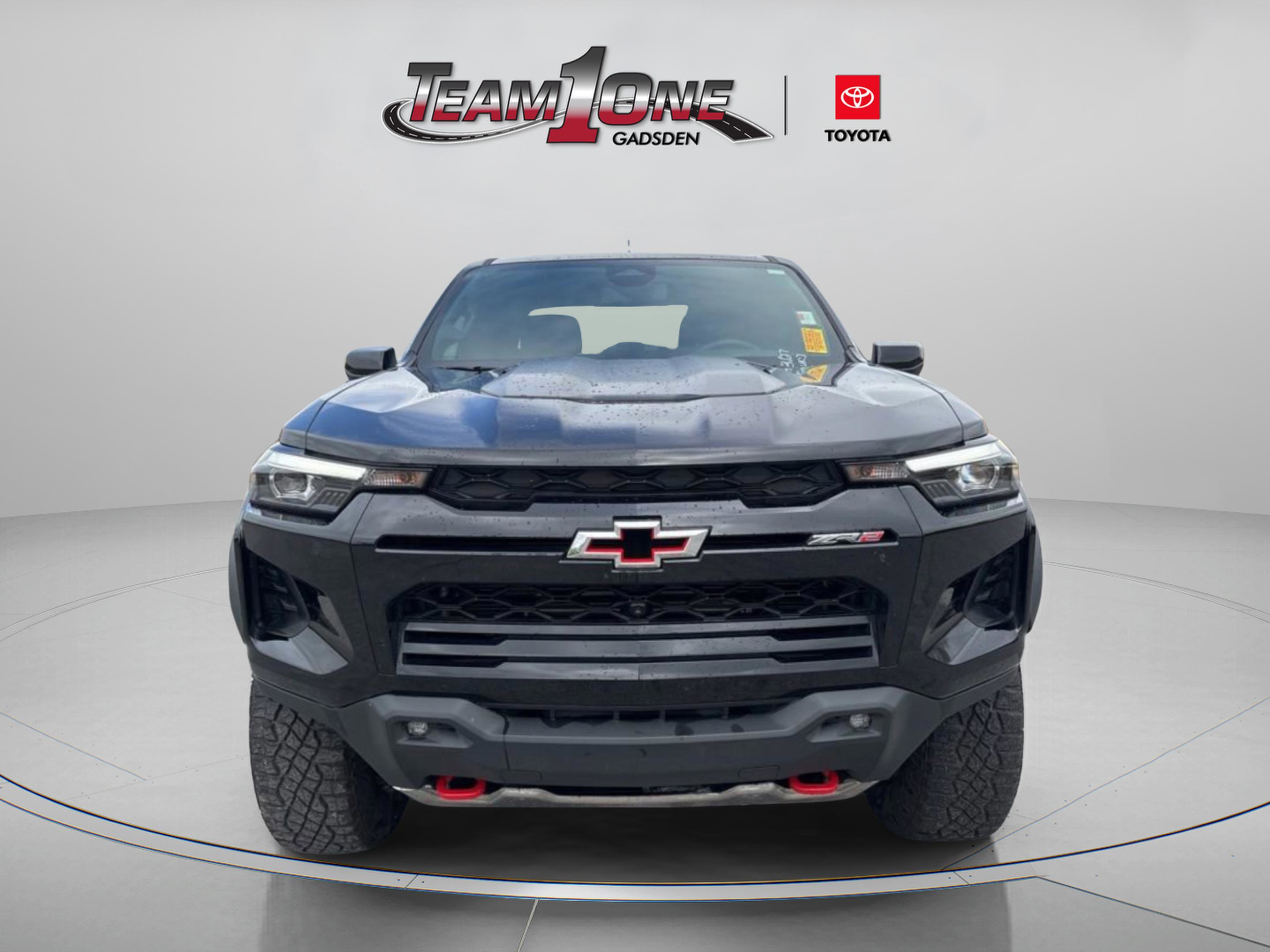 Used 2025 Chevrolet Colorado ZR2 w/ Technology Package AWD/4WD image 2