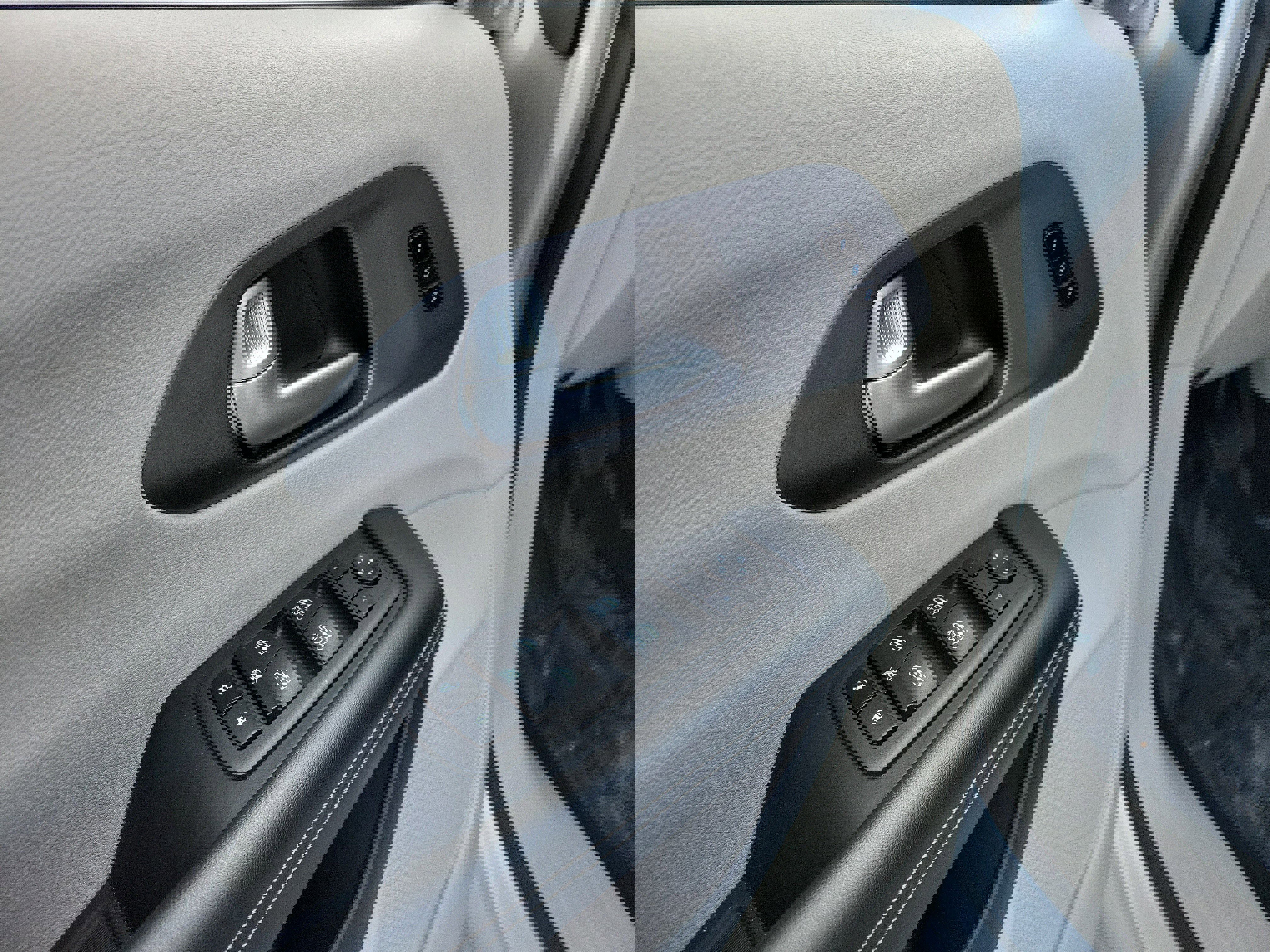 Used 2024 Chrysler Pacifica Touring-L image 18