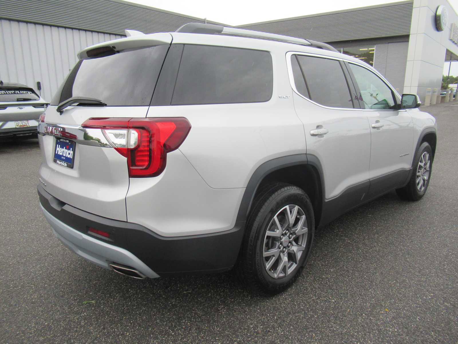 Used 2018 GMC Acadia SLE FWD image 5