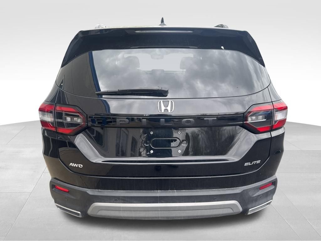 Used 2025 Honda Pilot Elite image 6
