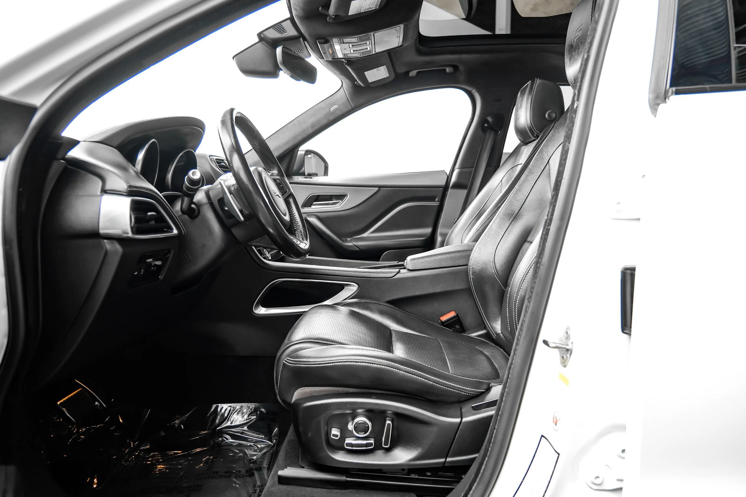 Used 2020 Jaguar F-PACE S AWD/4WD image 38