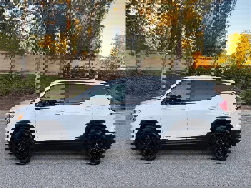 Used 2020 GMC Terrain SLE w/ Elevation Edition image 3