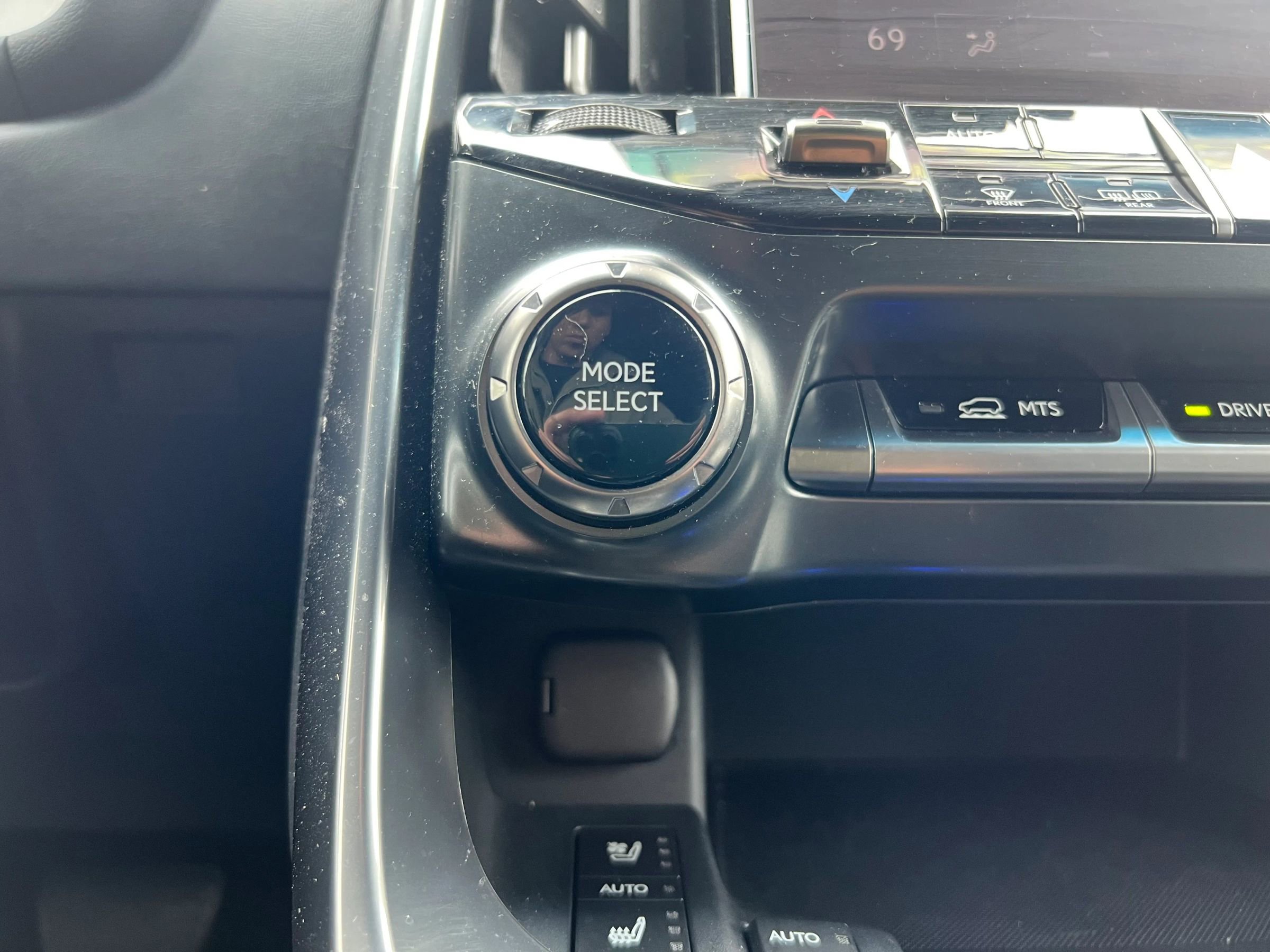 Used 2024 Lexus LX 600 4WD w/ Luxury Package image 22