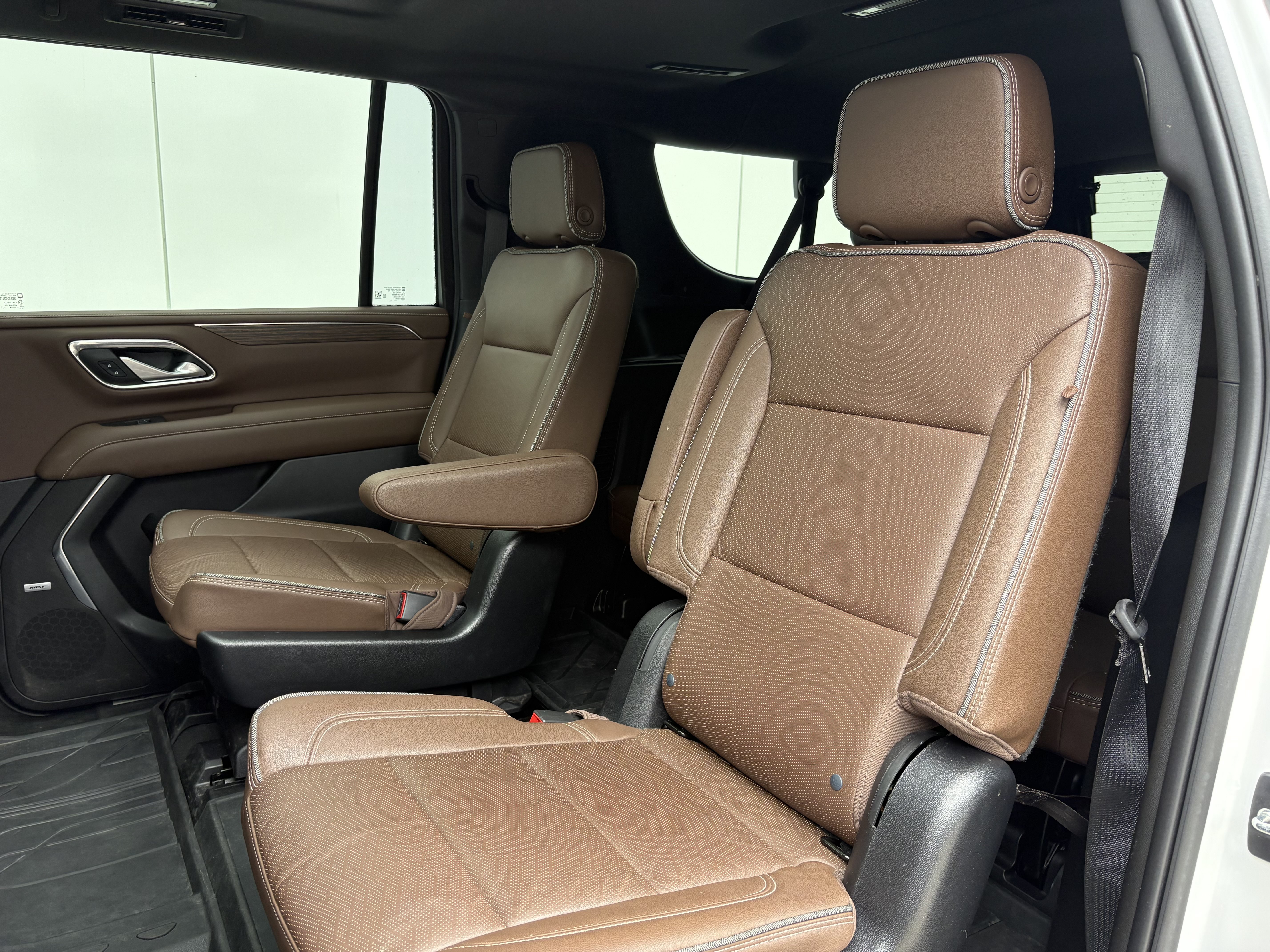 Used 2022 Chevrolet Suburban High Country w/ Max Trailering Package AWD/4WD image 13