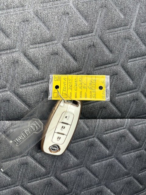 Used 2025 Nissan Kicks SV image 14