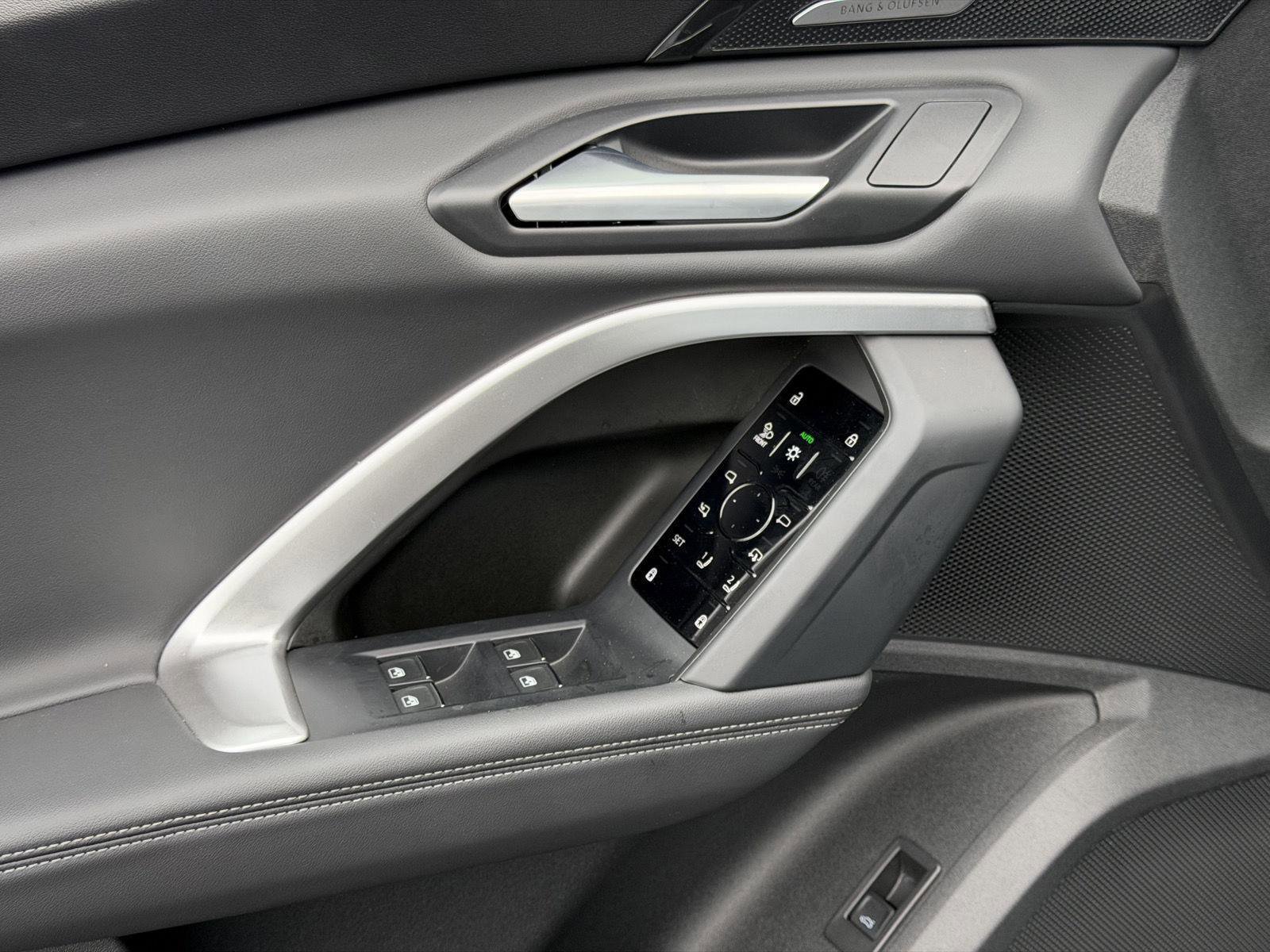 Used 2025 Audi Q5 Premium Plus w/ Premium Plus image 10