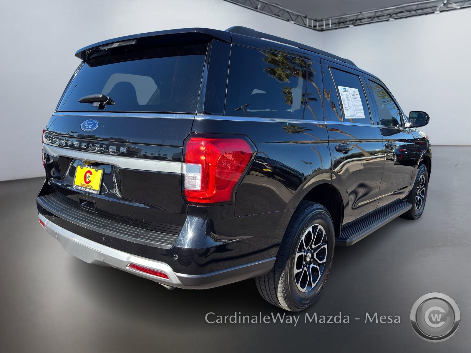 Used 2024 Ford Expedition XLT image 4