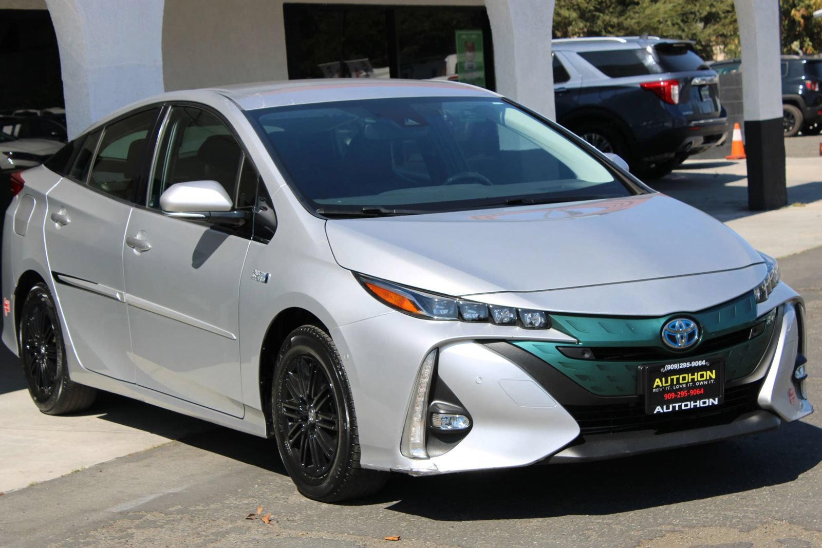 Used 2017 Toyota Prius Prime Advanced FWD image 3
