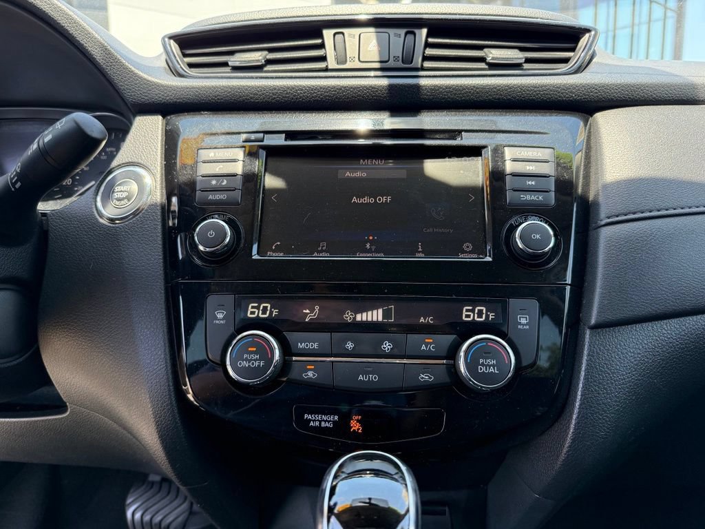Used 2018 Nissan Rogue SV AWD/4WD image 25