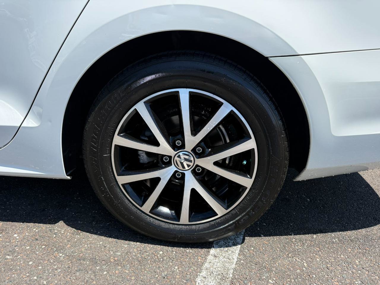 Used 2016 Volkswagen Jetta SE image 9