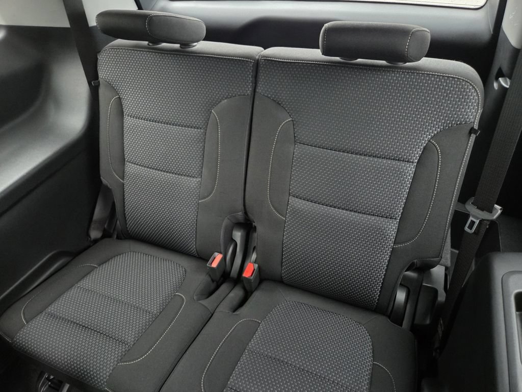 Certified 2023 GMC Acadia SLE w/ Driver Convenience Package FWD image 19