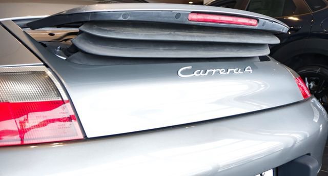 Used 2001 Porsche 911 Carrera 4 image 8