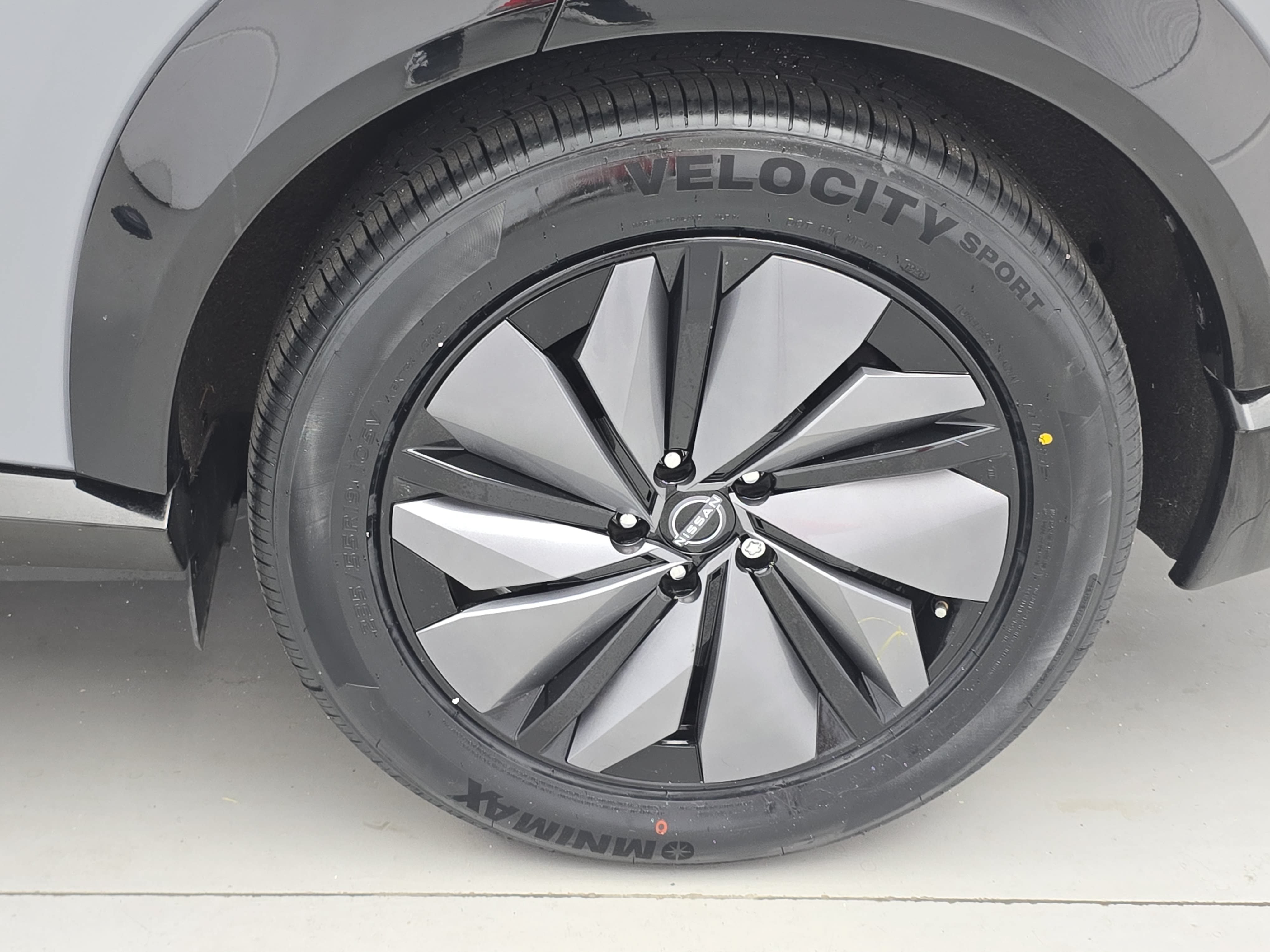 Certified 2024 Nissan Ariya AWD image 34