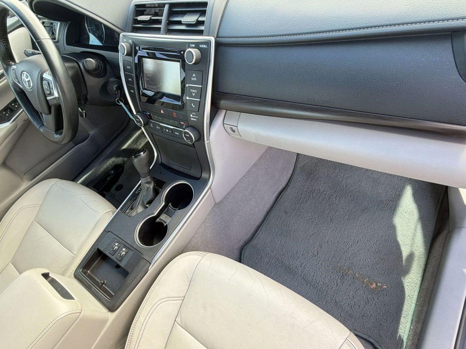 Used 2015 Toyota Camry XLE FWD image 29