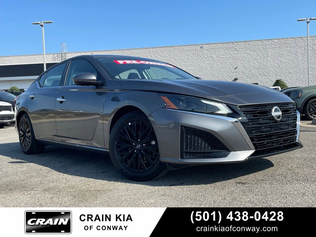 Used 2025 Nissan Altima 2.5 SV w/ SV Special Edition Package image 1