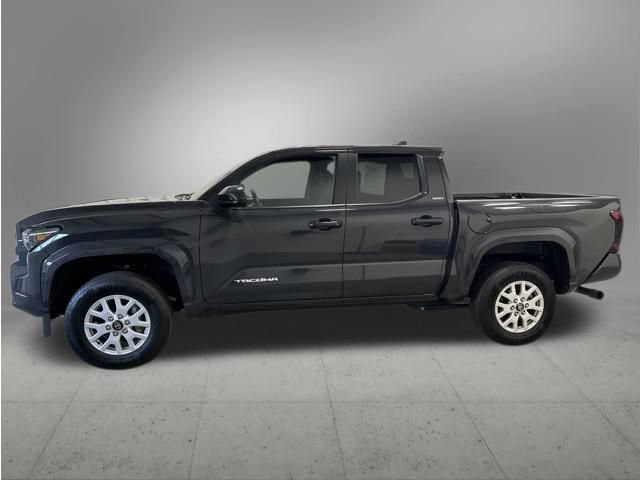 Used 2025 Toyota Tacoma SR5 AWD/4WD image 2