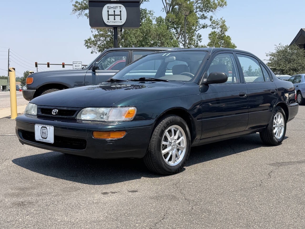 Used 1996 Toyota Corolla FWD image 1